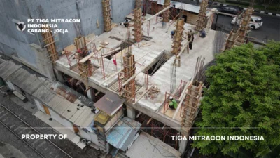 Pemasangan panel lantai Yogyakarta oleh PT Tiga Mitracon Indonesia Cabang Jogja