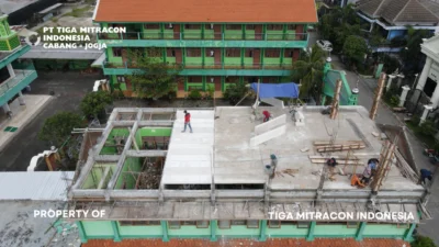 Pemasangan panel lantai Yogyakarta oleh PT Tiga Mitracon Indonesia Cabang Jogja